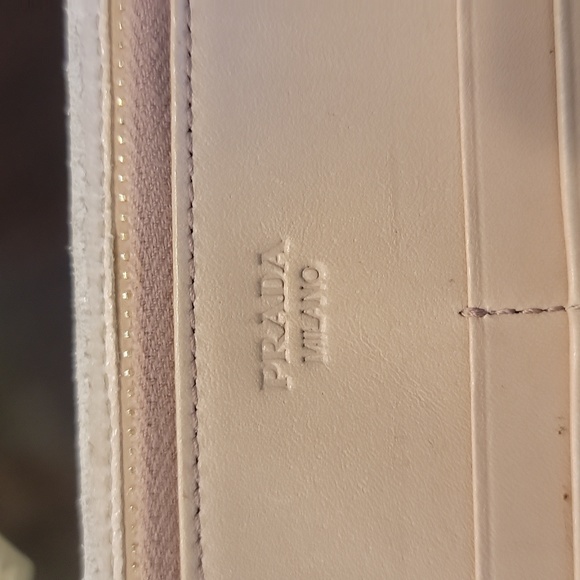 Authentic Prada quilted wallet - Picture 9 of 11